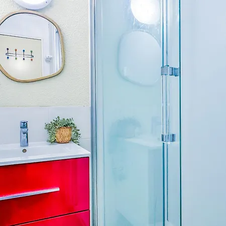 Apartment 4 People-pool -elevator-near Agde